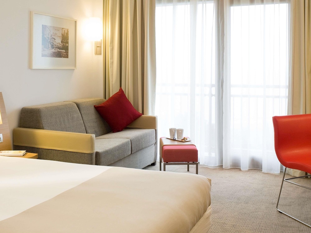 NOVOTEL CHARTRES 51/70