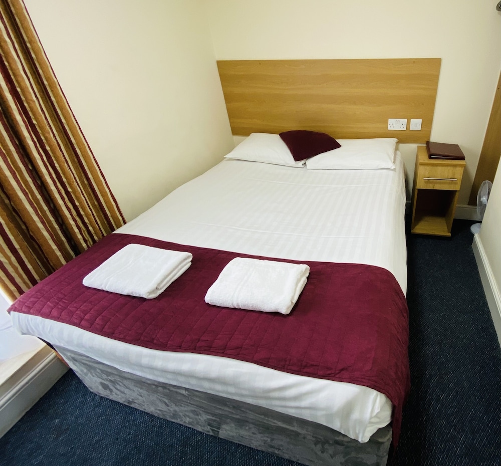 Premierlux Serviced Apartments 24/62