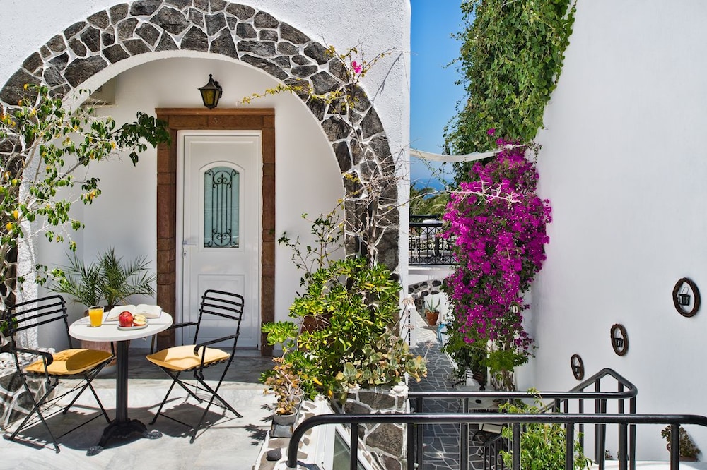 Galatia Villas 4/66