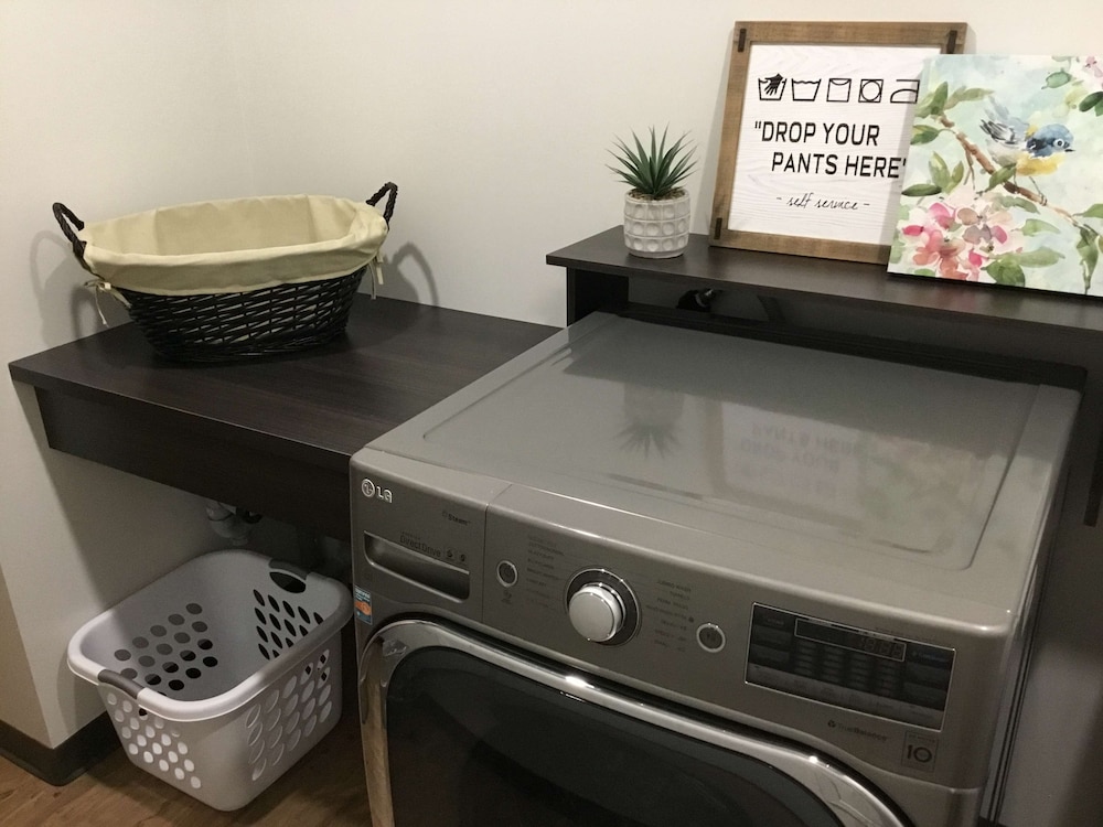 Villa Inn and Suites, SureStay Collection By Best Western 22/54