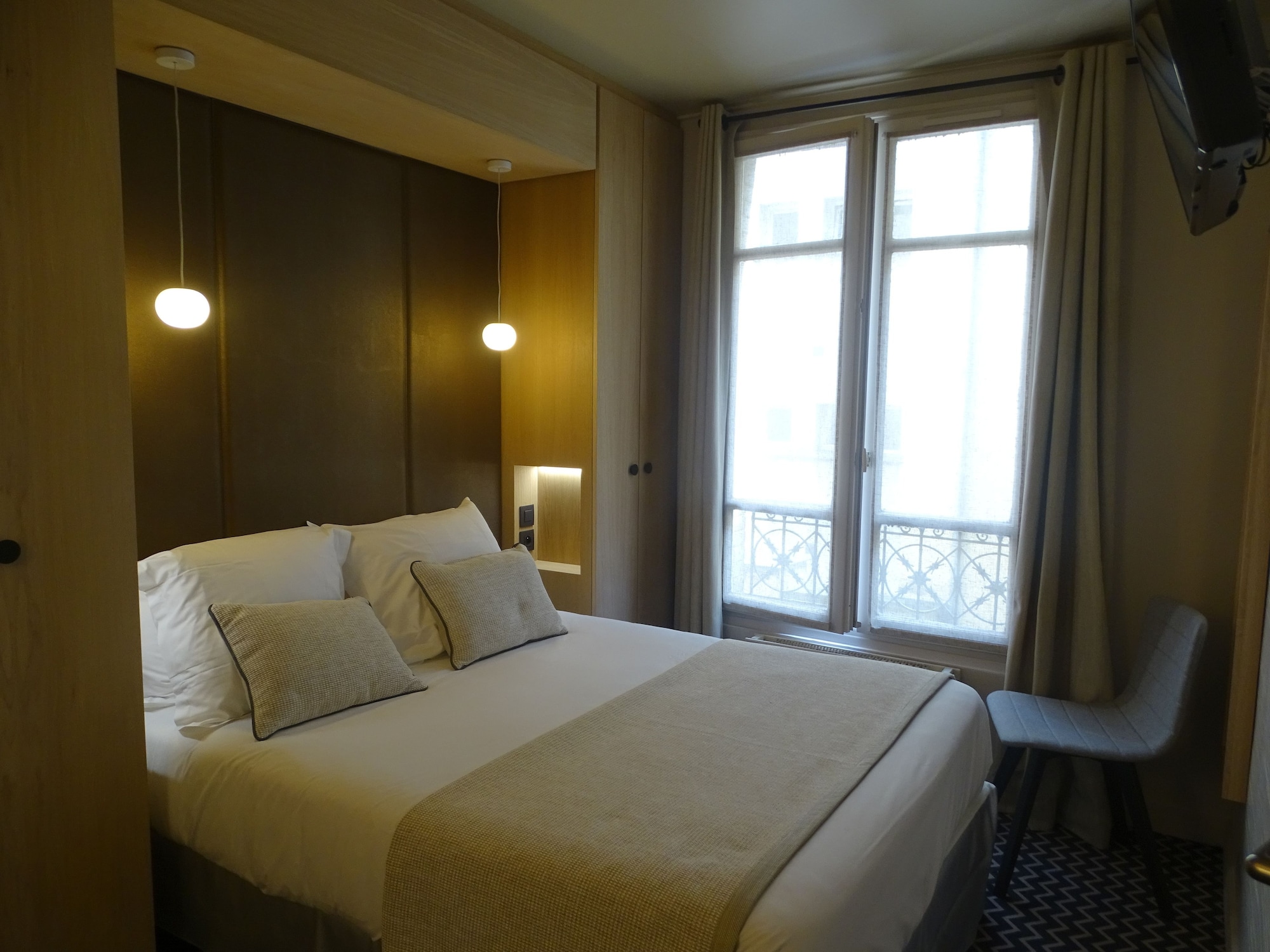 CLASSIC, DOUBLE BED