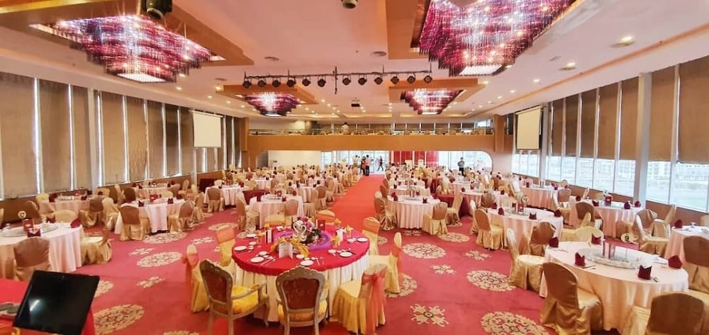 Margherita Plaza Hotel 57/63
