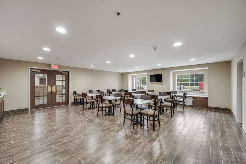 Sleep Inn & Suites Decatur West 32/41