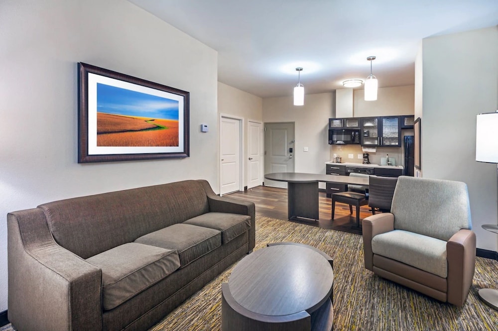 CANDLEWOOD SUITES MIDLAND SW 38/50