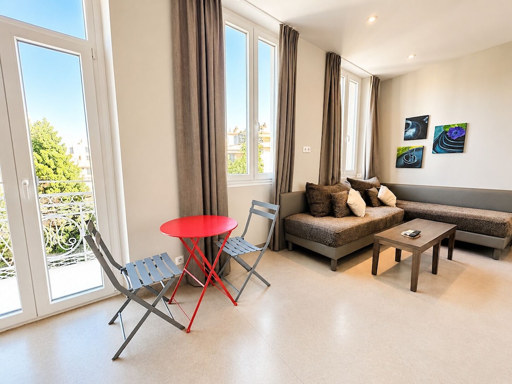 7Art Hotel 53/75
