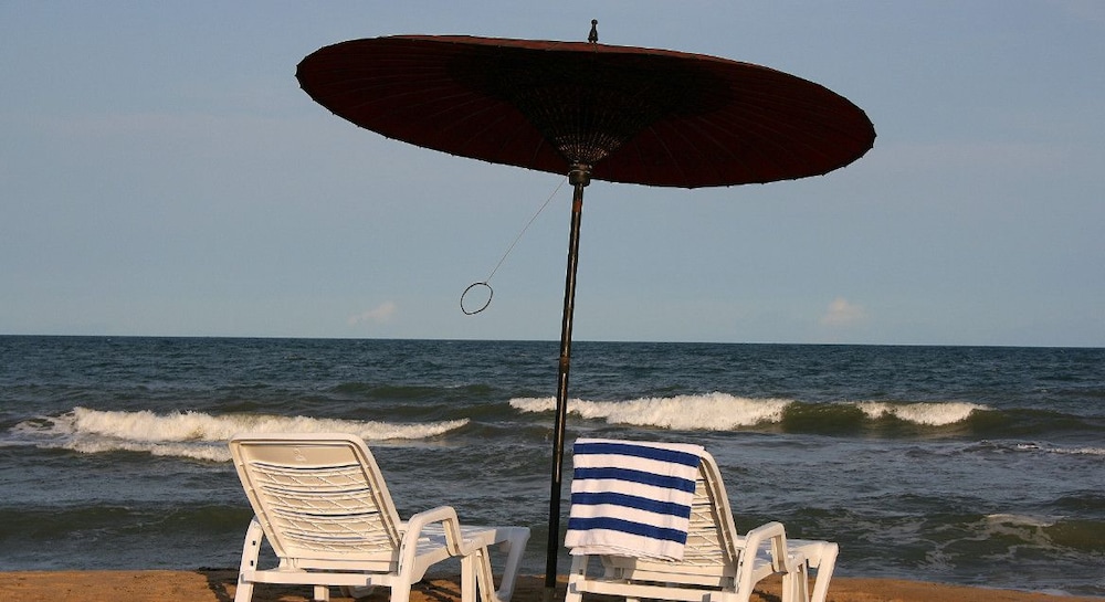 CHARIOT BEACH RESORT 48/50