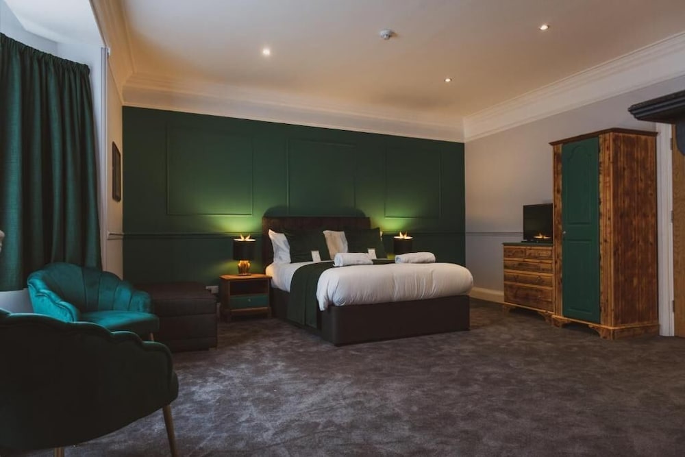 The Stag Hotel 11/50