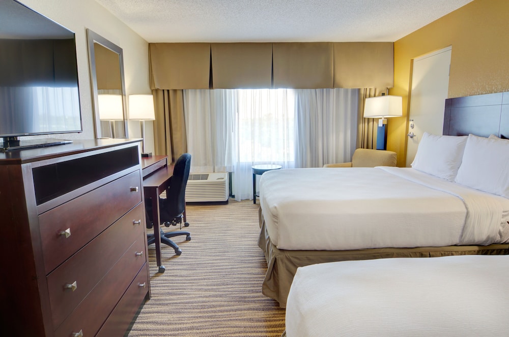 Holiday Inn St Petersburg N Clearwater 27/68