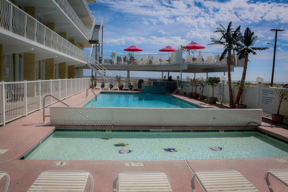 Paradise Ocean Front Resort 19/45