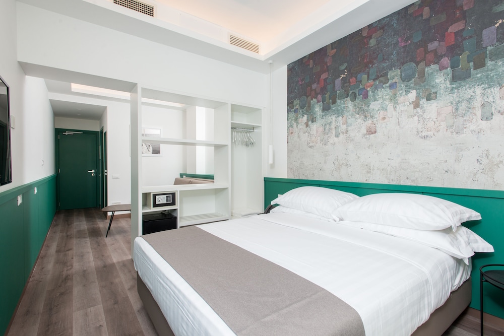 MEZZANINE, SUPERIOR, DOUBLE BED