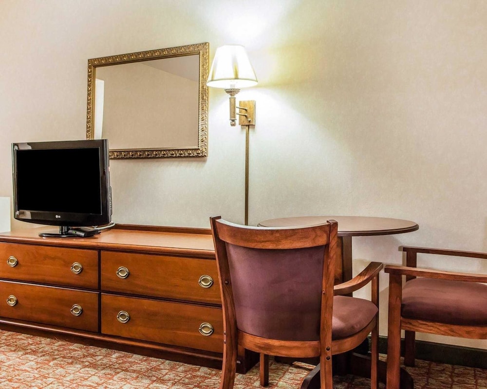 Econo Lodge Douglassville Pottstown 31/33