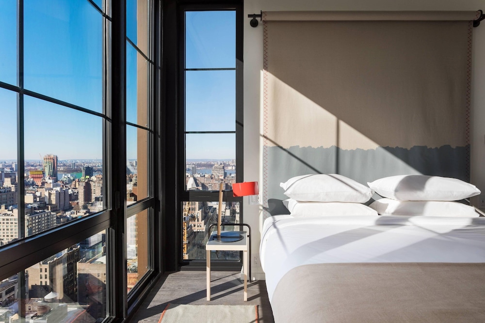 Moxy NYC Chelsea 10/56