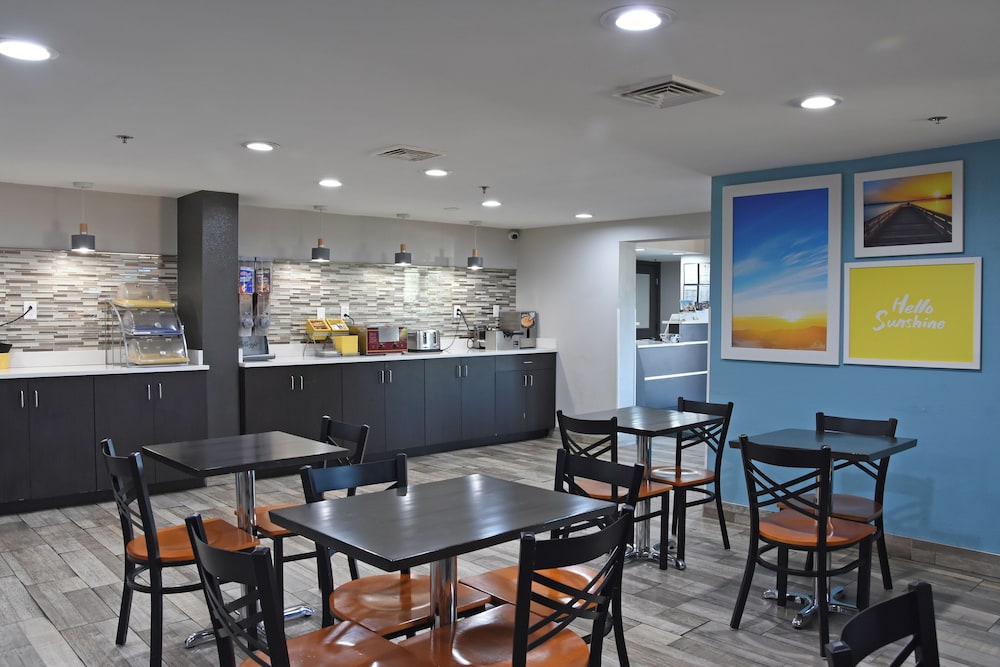 Days Inn by Wyndham Lebanon 24/35