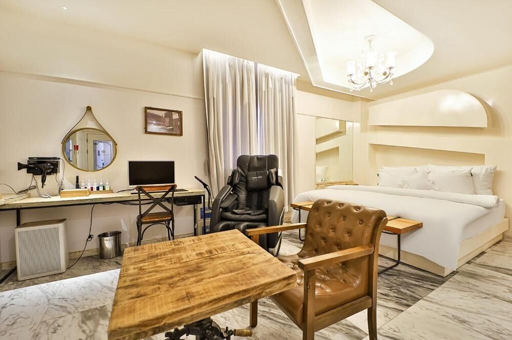 February Hotel Kimhae 30/51