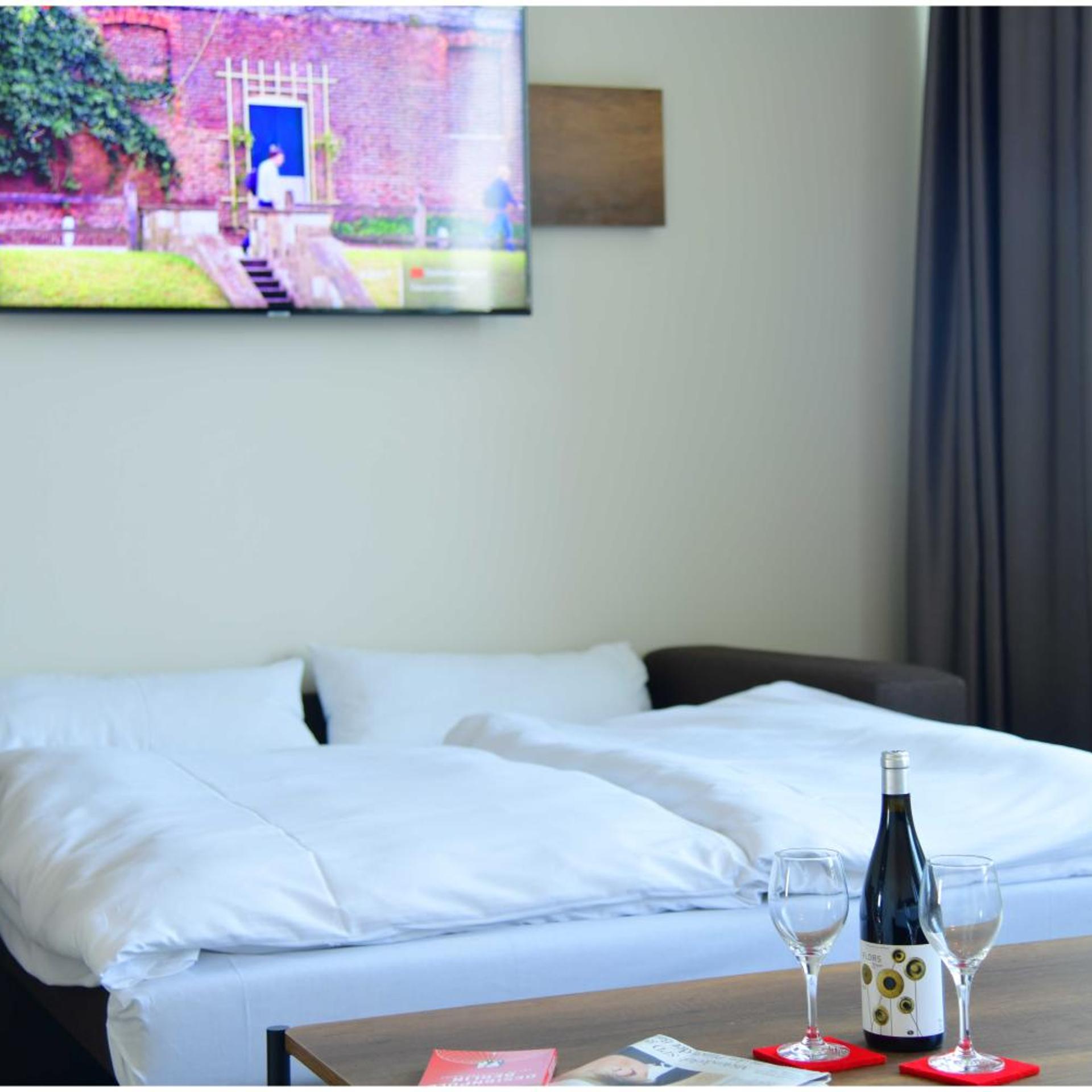Motel Plus Schonefeld 6/25