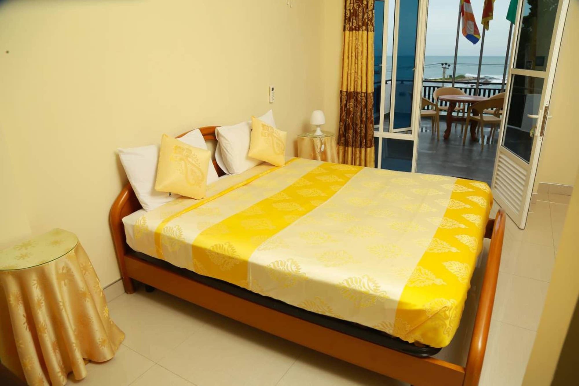 DELUXE, DOUBLE BED, SEA VIEW