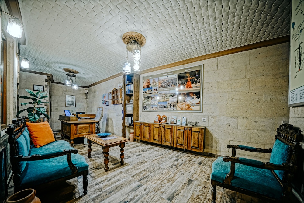 Elysee Cave House 80/100