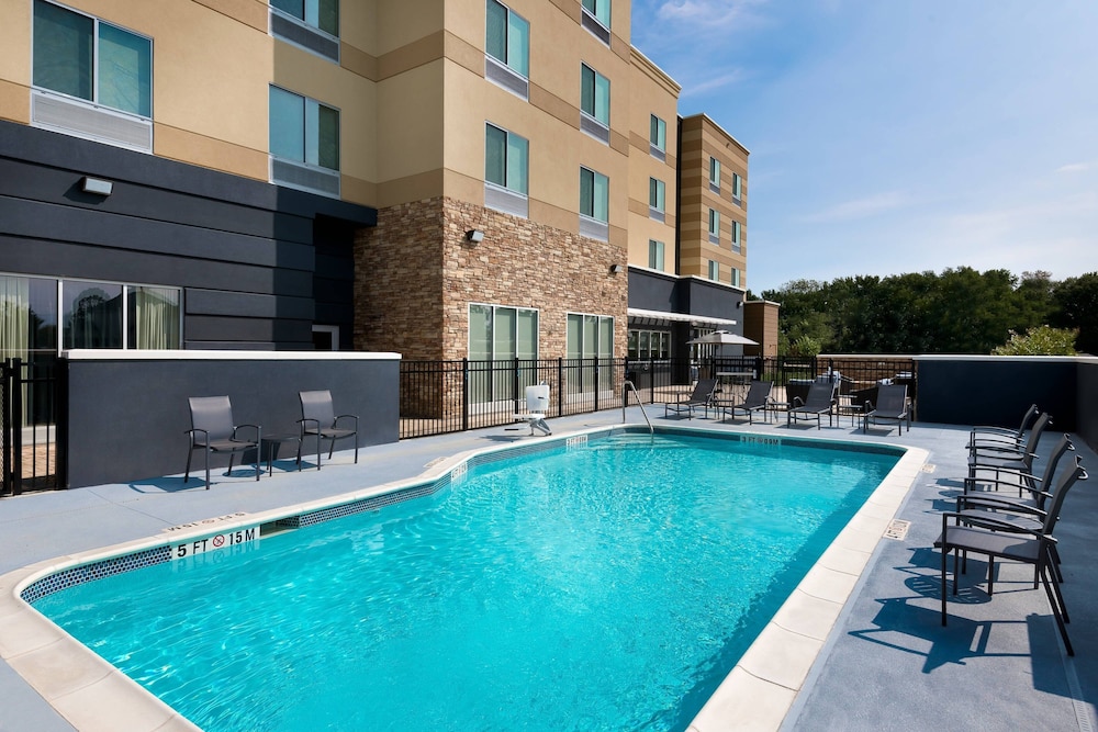 Fairfield Inn & Suites by Marriott Charlotte Monroe 2/28