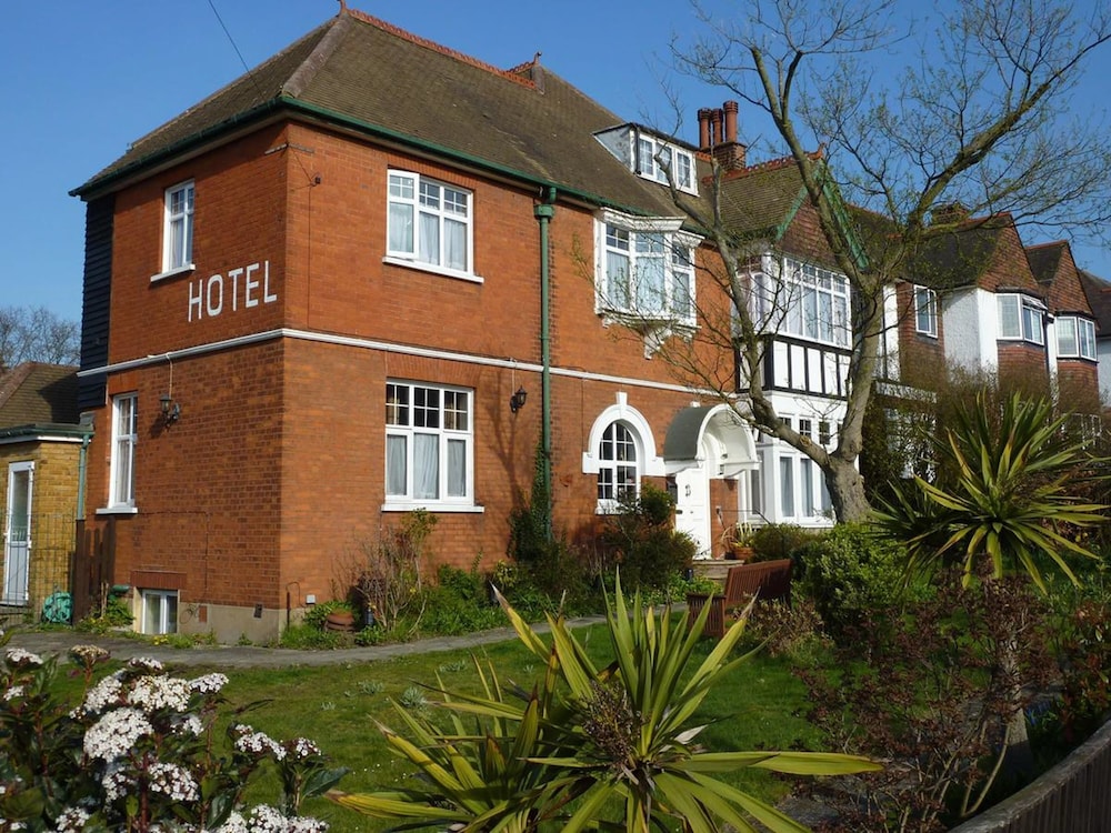 Glendevon House Hotel 24/36