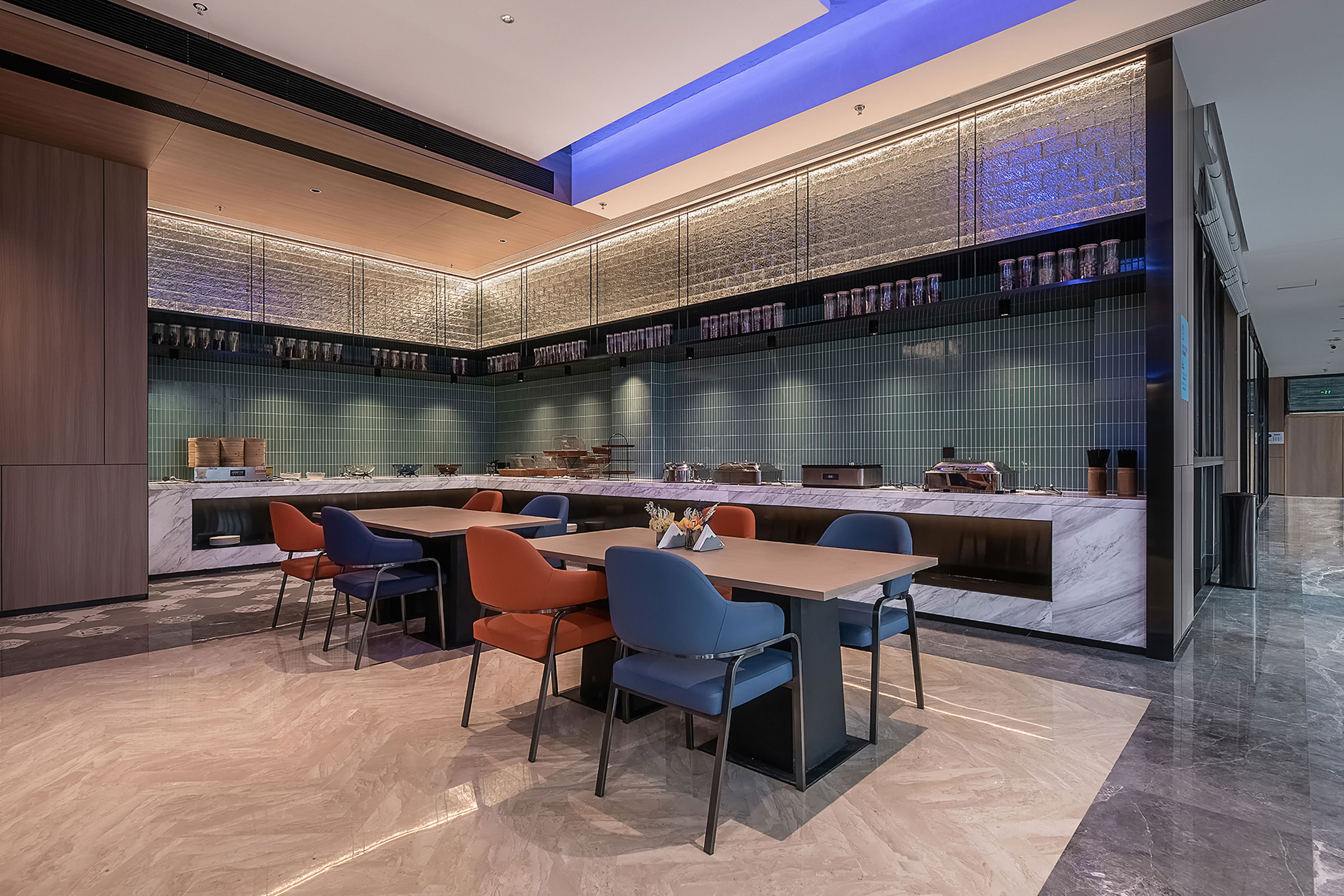 Holiday Inn Express Chongqing Nanbin Road 26/36