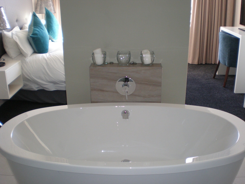 The Residences At Crystal Towers 17/46