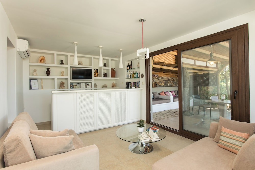 Villa Paradise 7/50