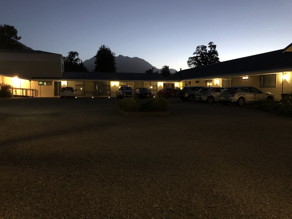 High Peaks Hotel 56/63