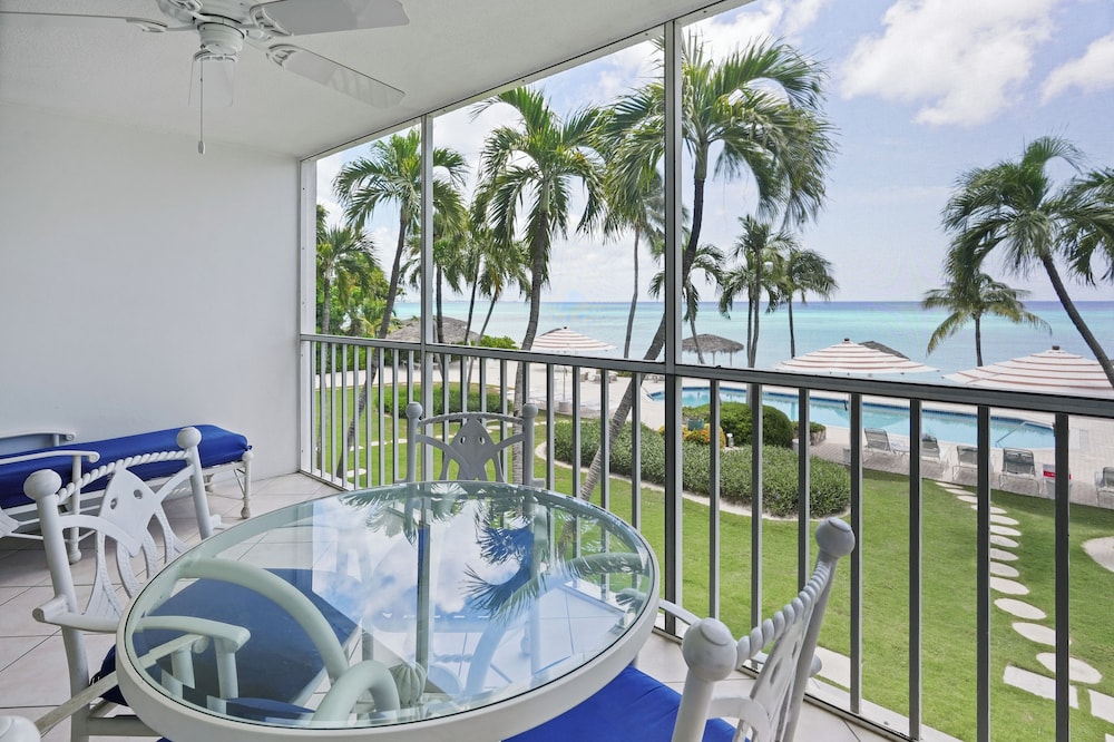 Aqua Bay Club Luxury Condos 31/50