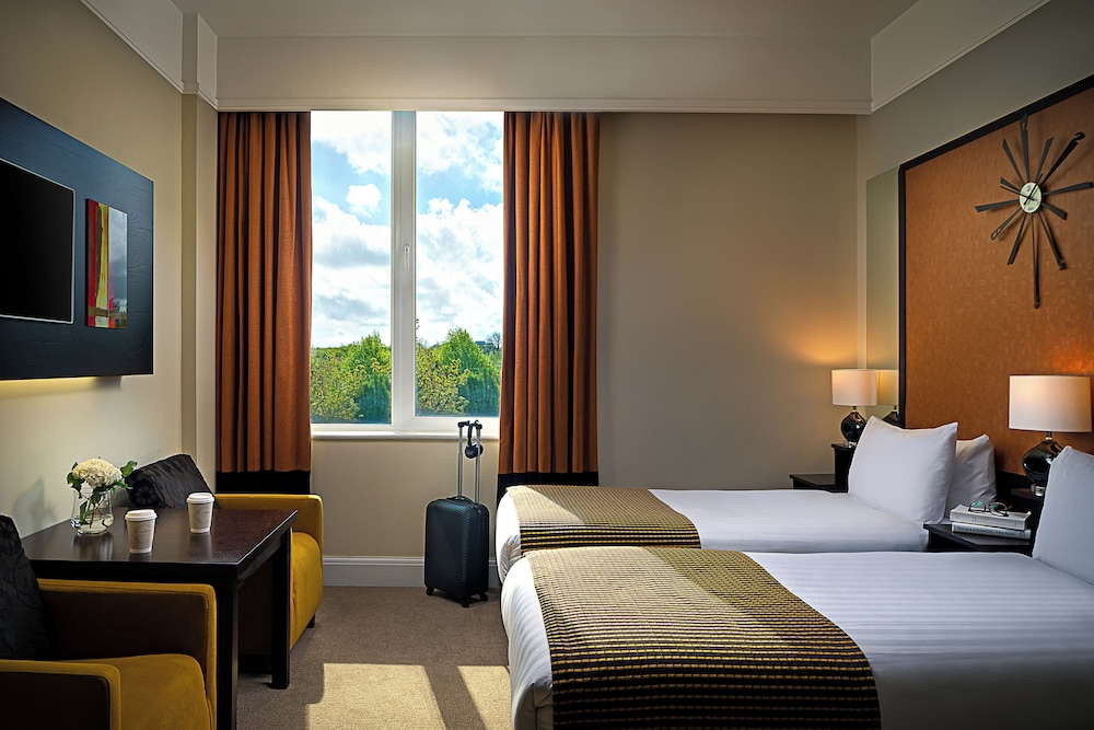 Carlton Hotel Blanchardstown 13/49