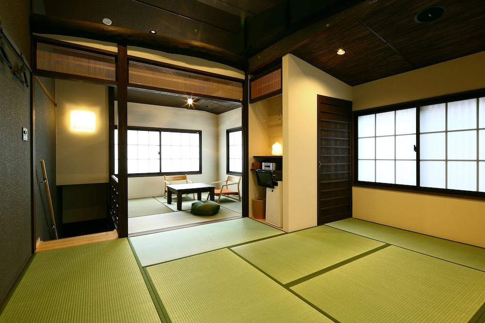 Machiya Kaemon Kyoto-Sta. 12/60