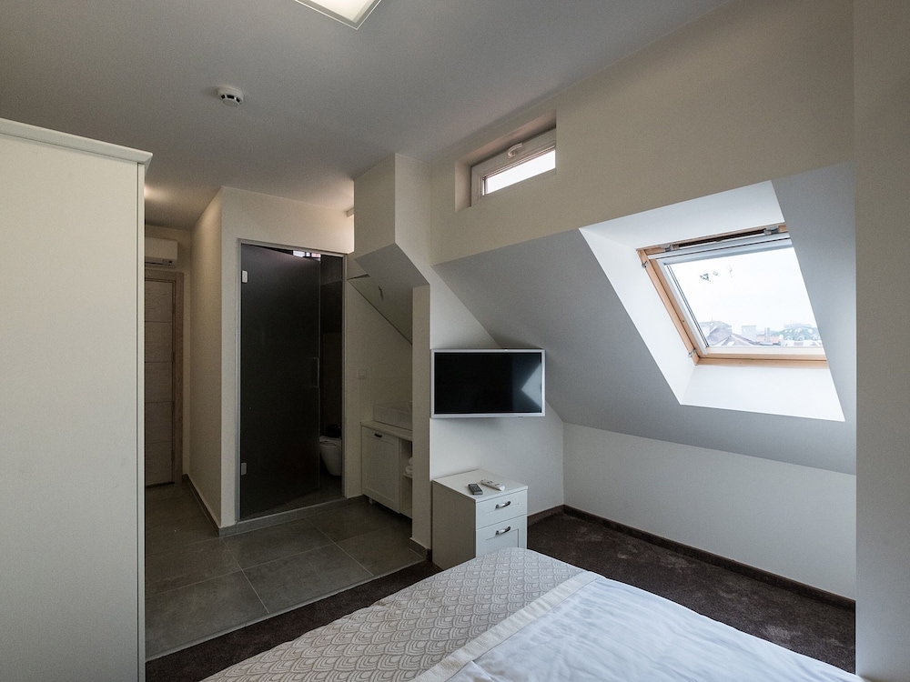 Caro Aparthotel 23/50