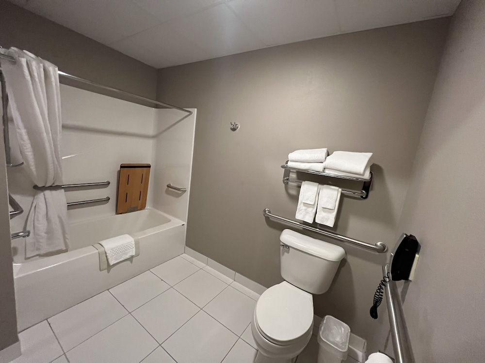Okoboji Inn And Suites 52/52