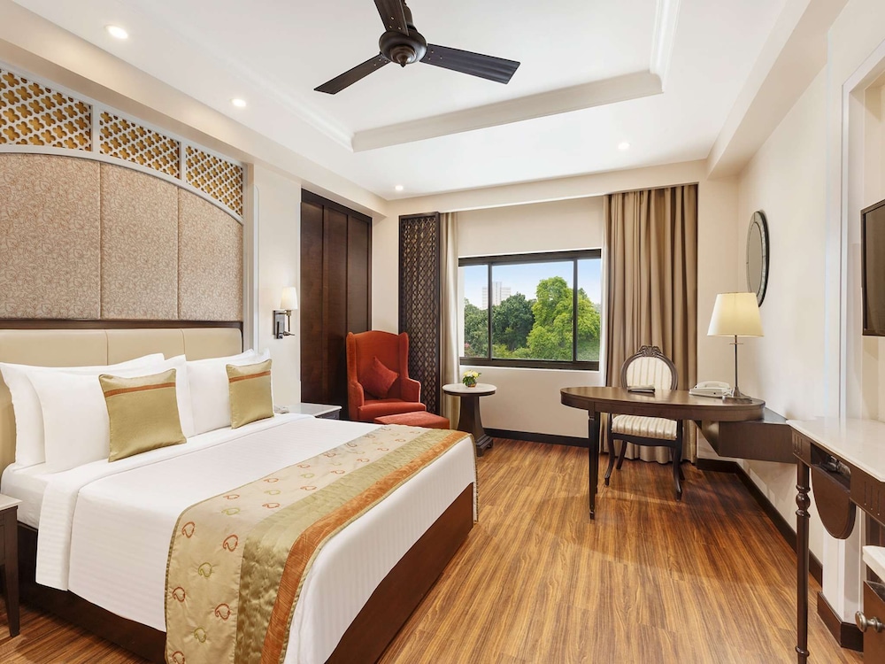 La Place Sarovar Portico Lucknow 13/55