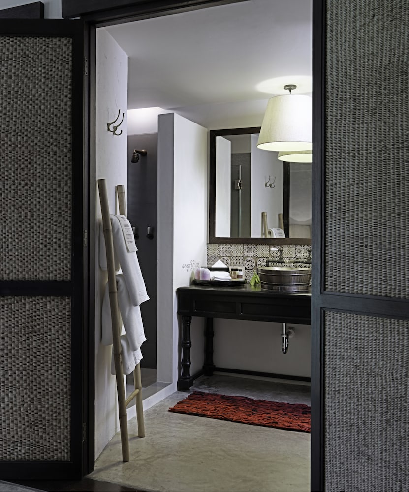 TAMARIND VILLAGE 55/63