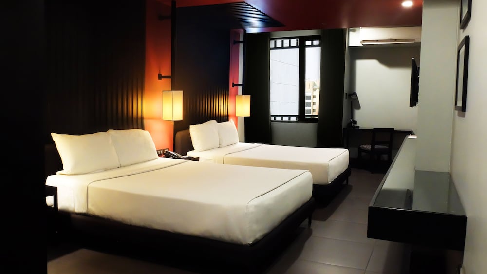 Amelie Hotel Manila 4/20