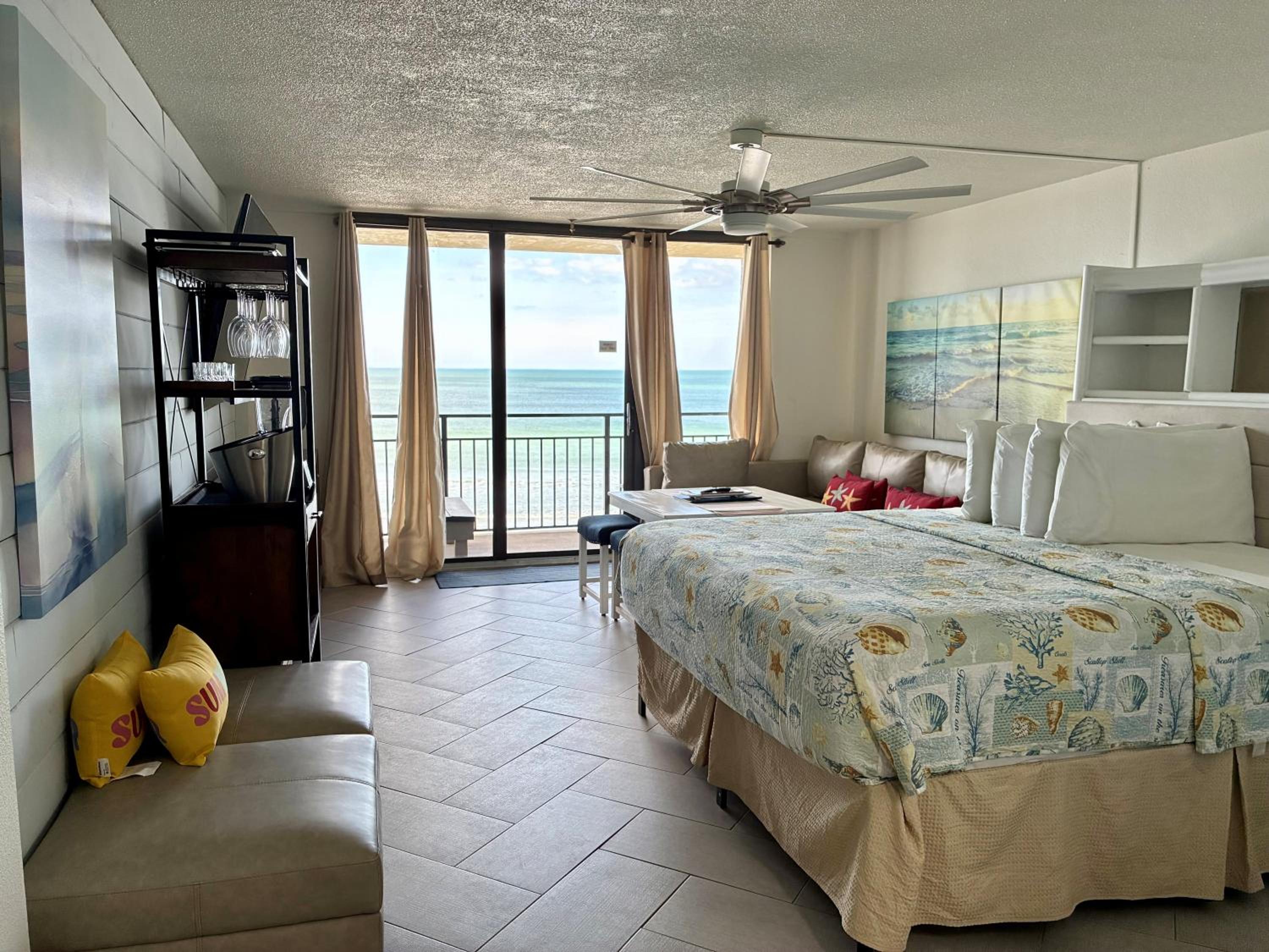 Deluxe, Studio, King Bed