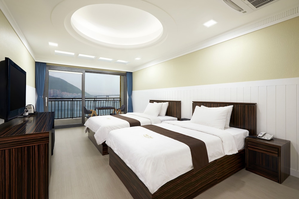 Busan Beach Hotel 10/37