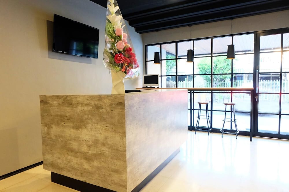 Livinn Hostel City Center Surabaya 16/21