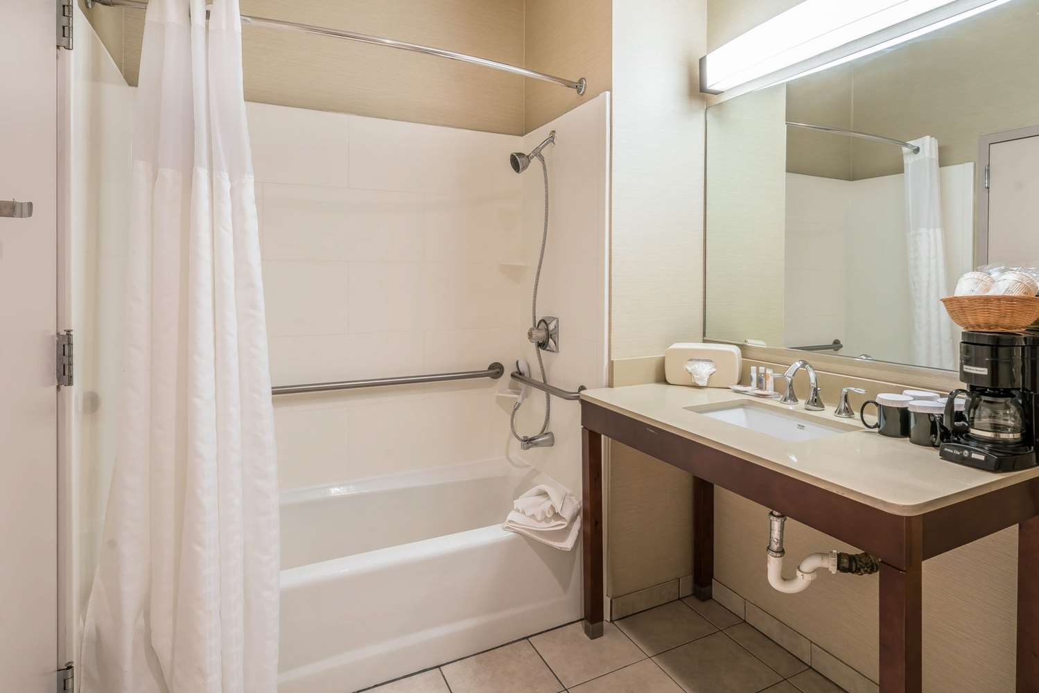 Comfort Inn & Suites Seattle North 33/33