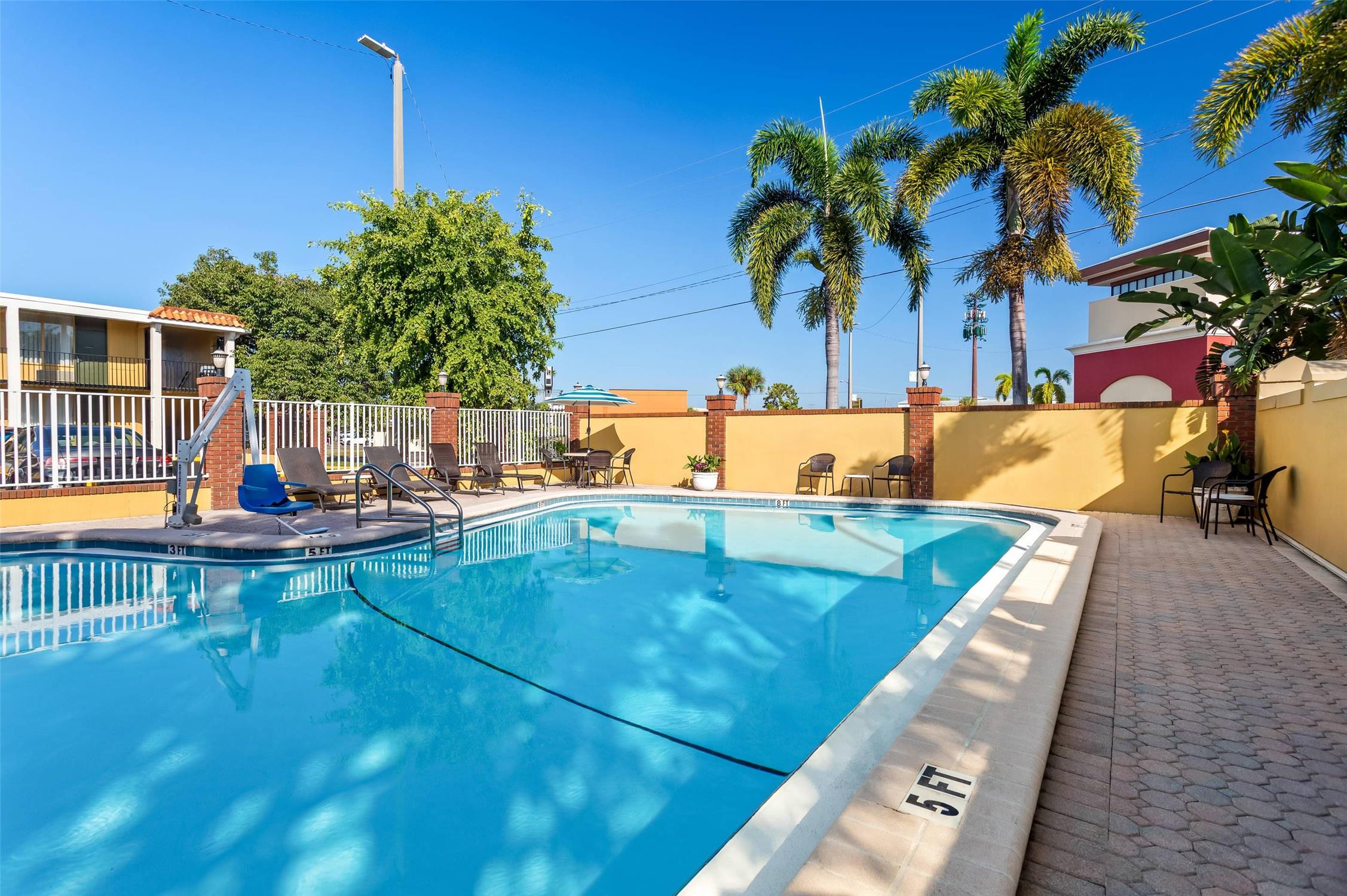 Quality Inn Tampa Airport - Cruise Port 37/69