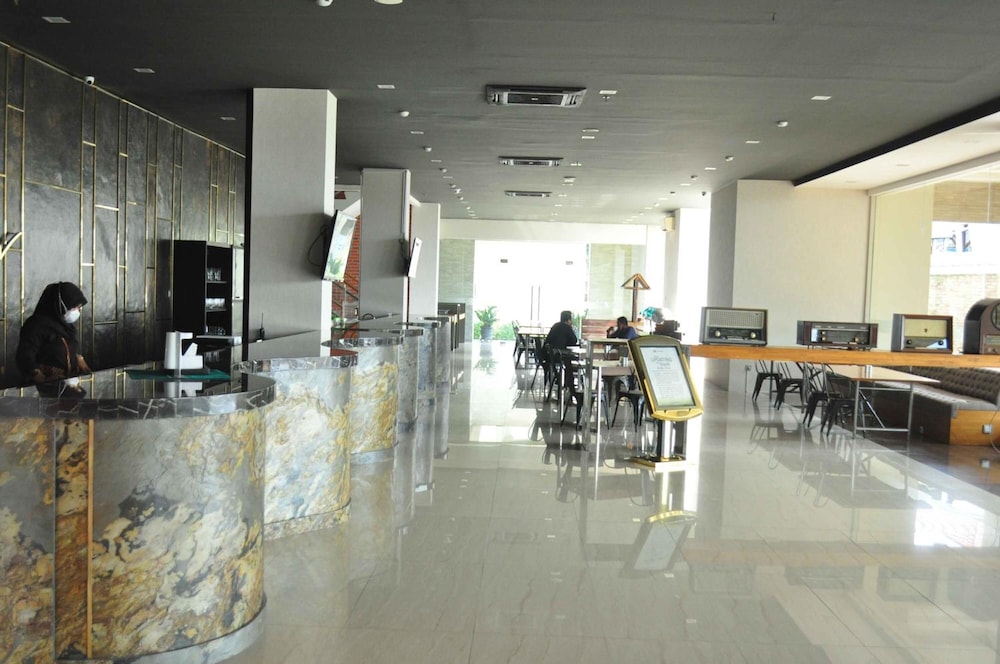 Grand Kolopaking Hotel 8/25