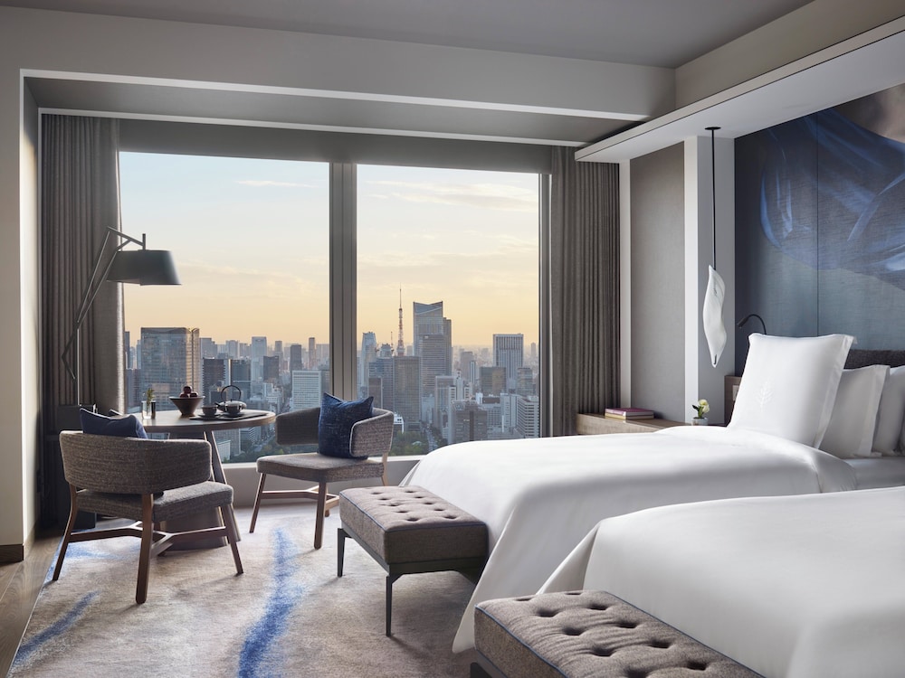 SUPERIOR, 2 DOUBLE BEDS, SKYLINE VIEW