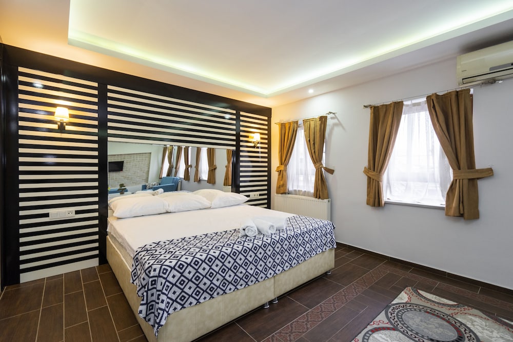 Panda Residence Deluxe Taksim 12/29