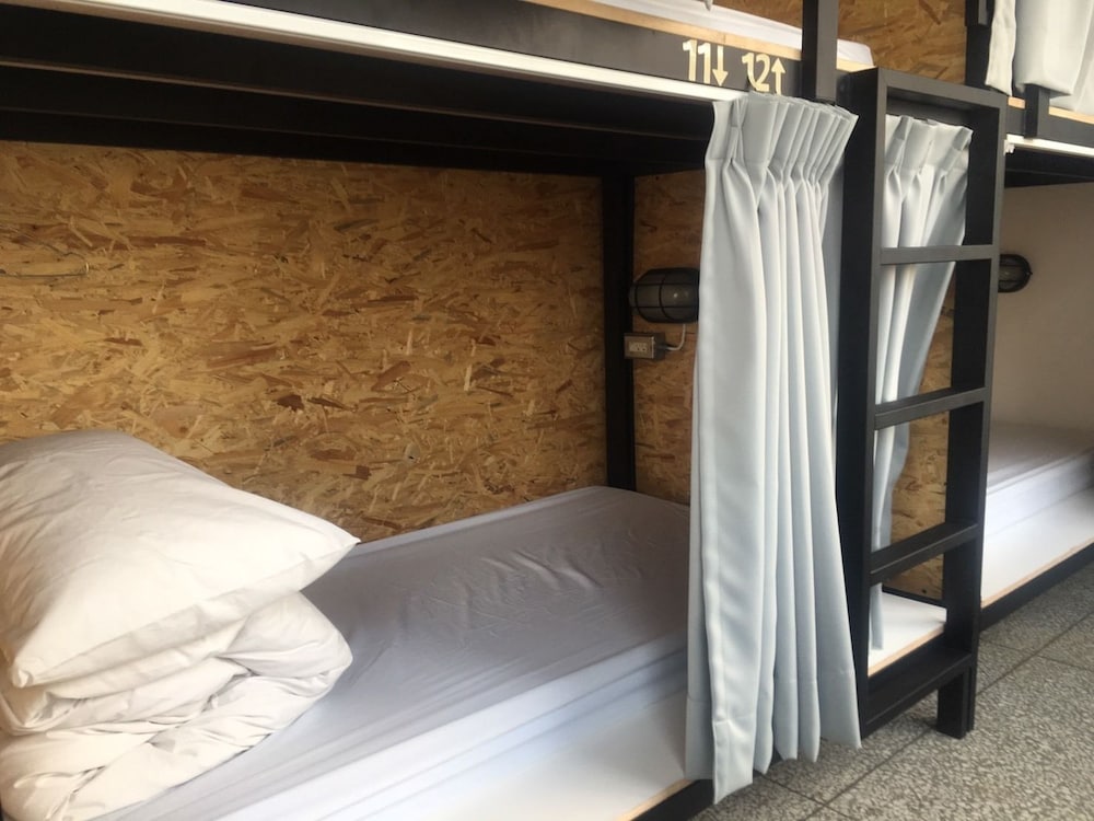 Oldmancaptain Hostel 18/50