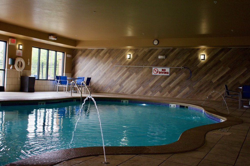 Holiday Inn Express Hotel Suites Crawfordsville 33/65