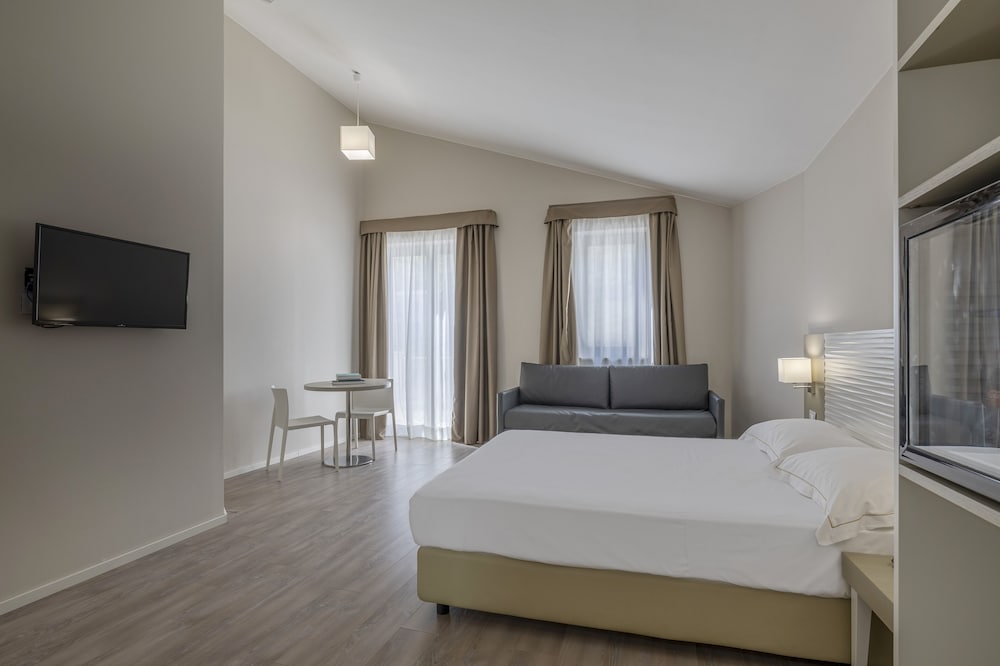 Family, Double Bed, Mountain View, 2 Sofa