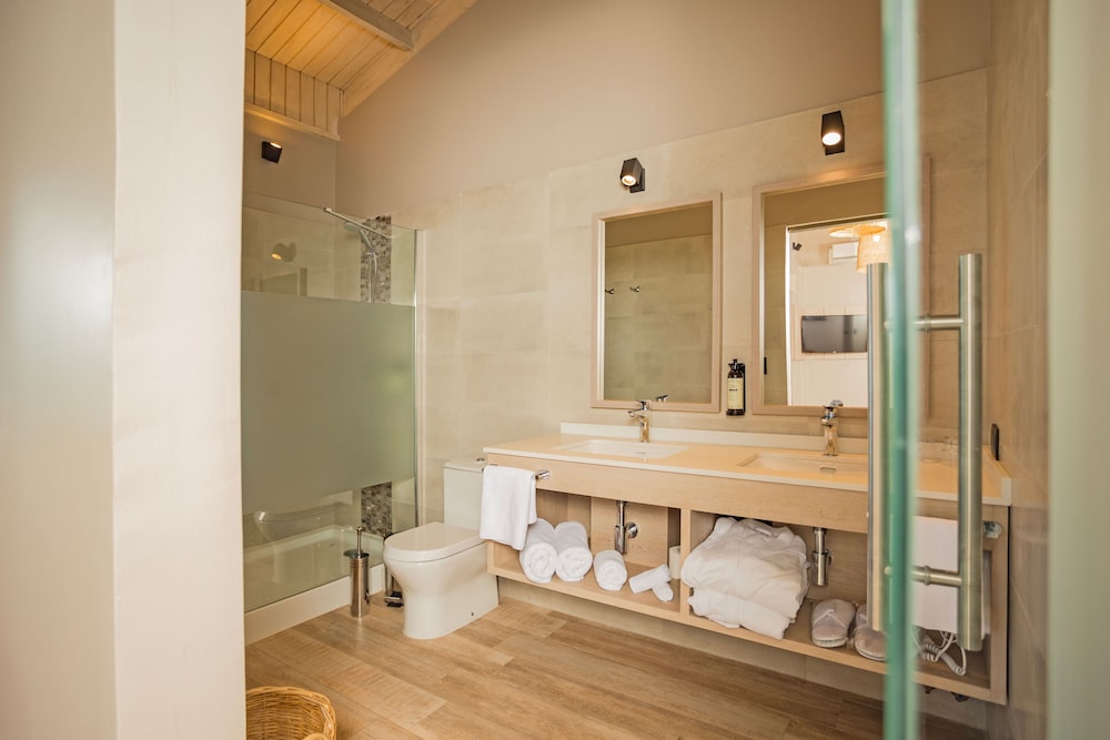 جناح بسرير كينج، Hotel Ohana Rapa Nui 3/3