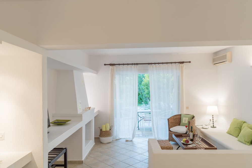 Skiathos Holidays Hotel 24/63