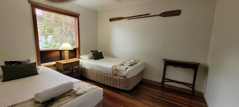 3 BEDROOMS, BASIC, APARTMENT