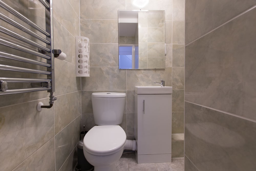 Charlotte Street Apartments by Allo Housing 24/27